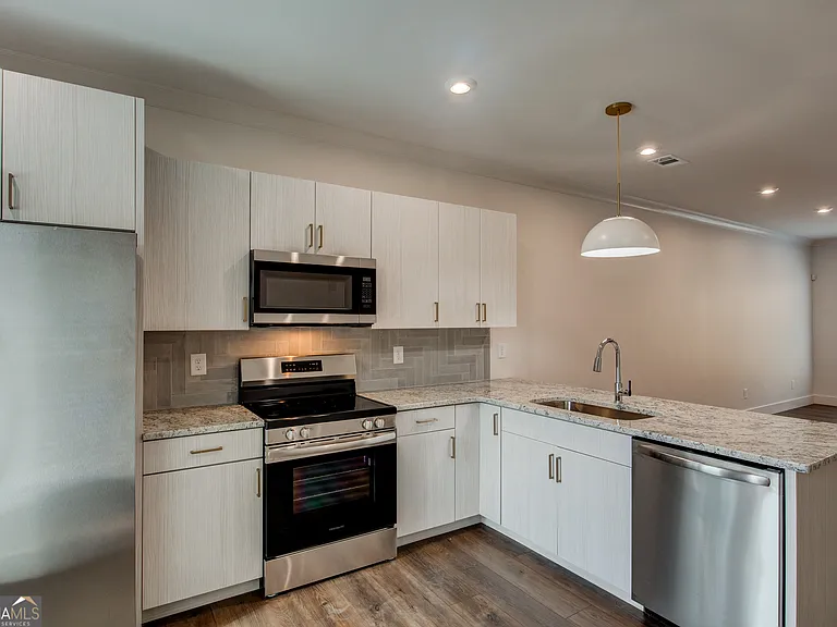 119 Chateau Dr — Photo 7