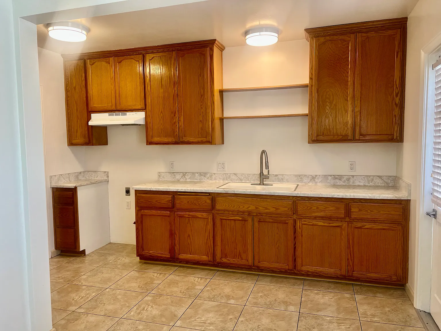 3 bed, 1517 sqft, $3,100 — Photo 2