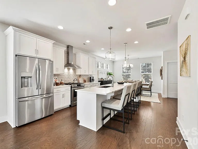212 Wesser St — Photo 1