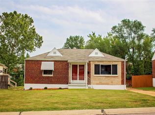 3611 Park Lawn Dr, Saint Louis, MO 63125