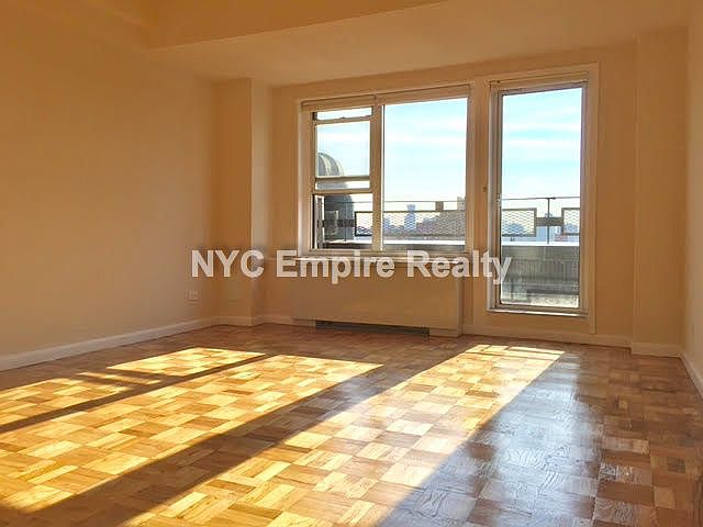 1st image of 33 Greenwich Ave APT 12G
