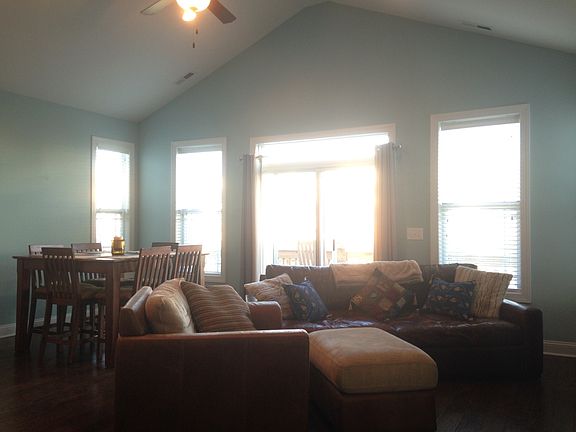 Living / dining area