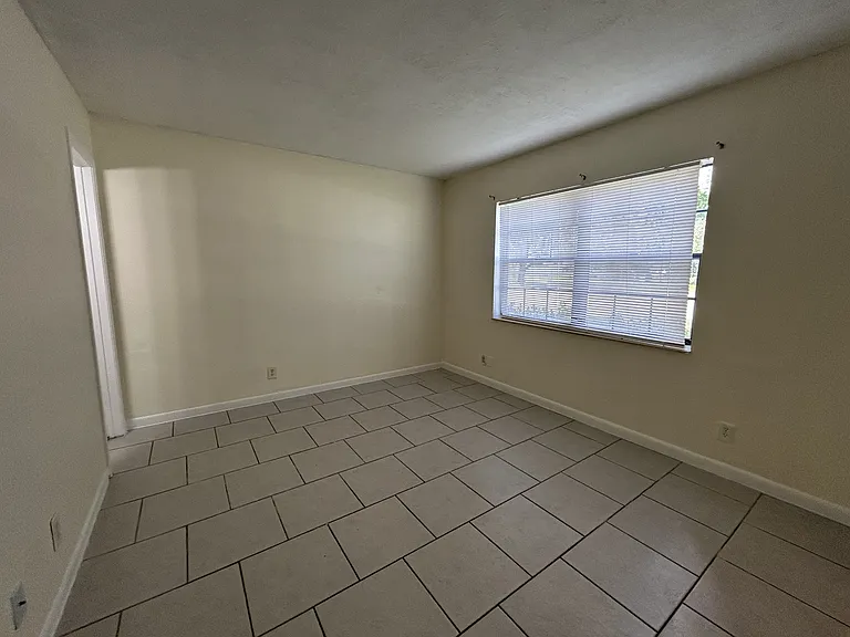 7625 Tam Oshanter Blvd #102-2 — Photo 10