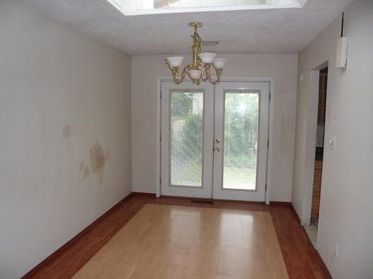5th image of 5288 Sundale Pl S