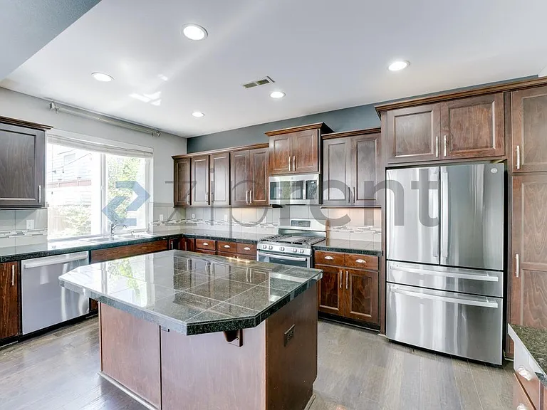 19614 35th Dr SE — Photo 11