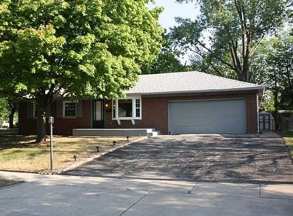 3rd image of 7304 E 49th St