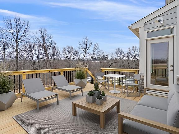 5th image of 2442 Lillywood Way