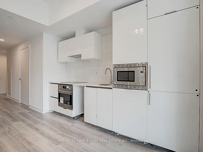 121 Saint Patrick St #722 — Photo 10