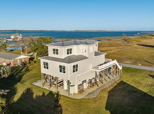 203 Johnson Rd, Harkers Island, NC 28531