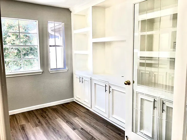 5711 Silver Bay Ct — Photo 32