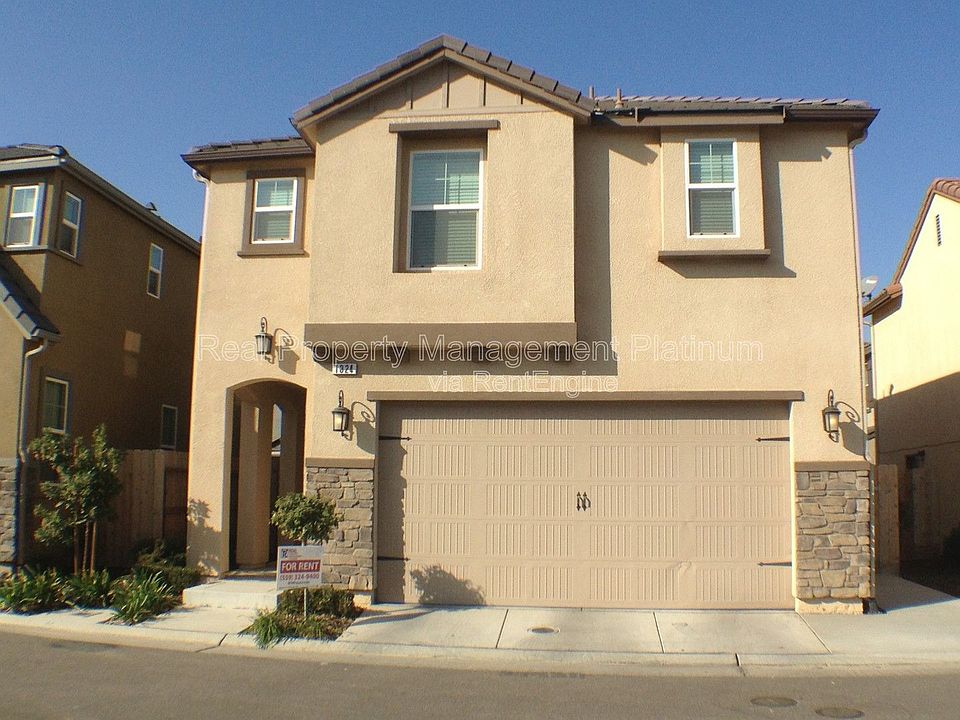 1st image of 1324 Royalty Way