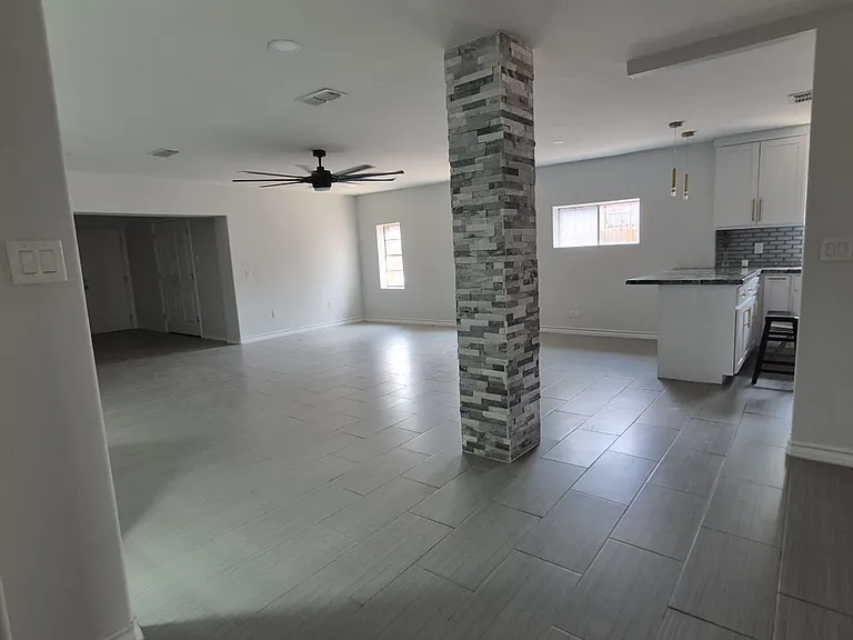 3005 Gustavus St — Photo 1