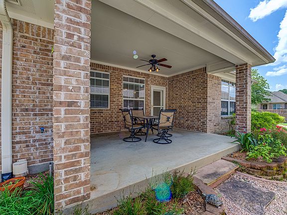 5th image of 2607 Woodstock Dr