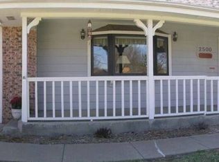 2500 SW Golf View Dr, Topeka, KS 66614