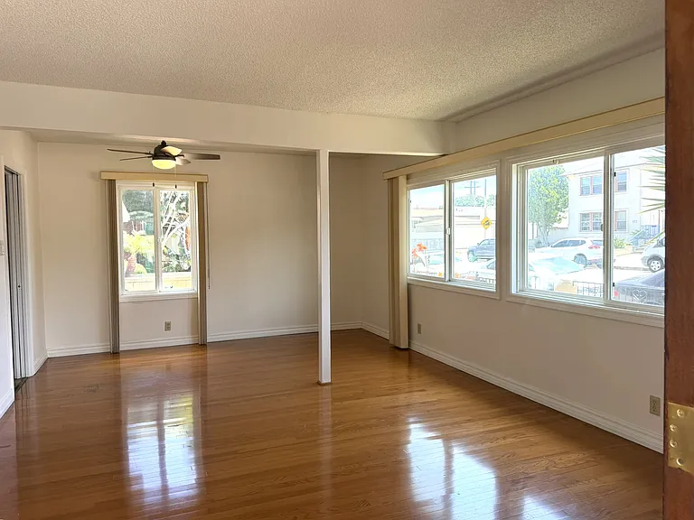 834 W 25th St #834 — Photo 5