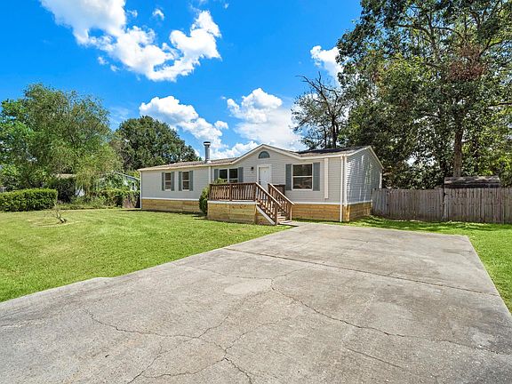 3rd image of 16482 Pisces Rd