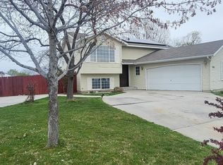 2406 S Stonehedge Dr, Nampa, ID 83686