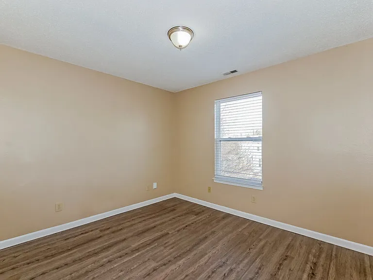 1107 Crescent Dr — Photo 15