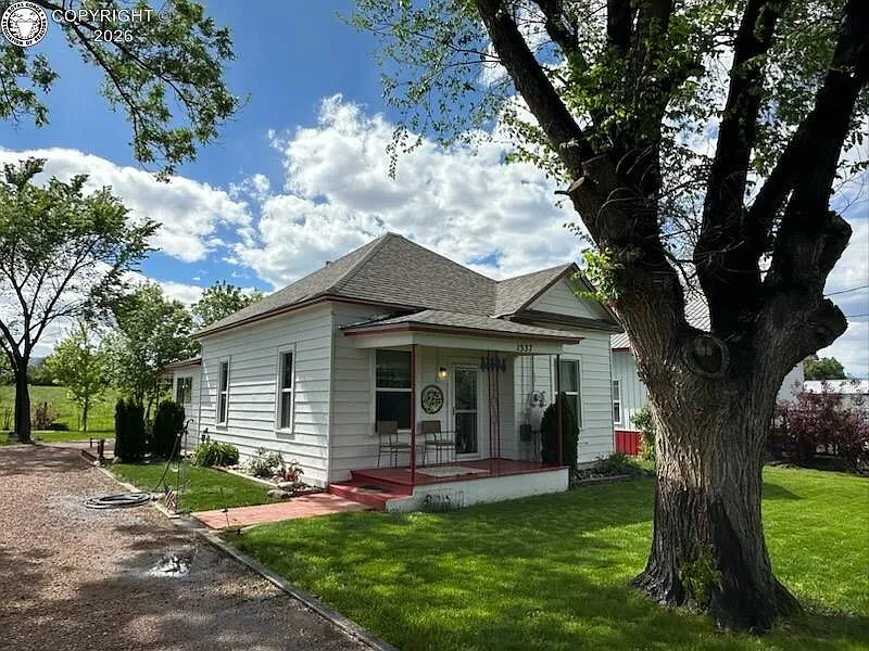 1537 Willow St photo 1