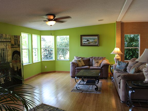 2nd image of 426 Sioux Blvd