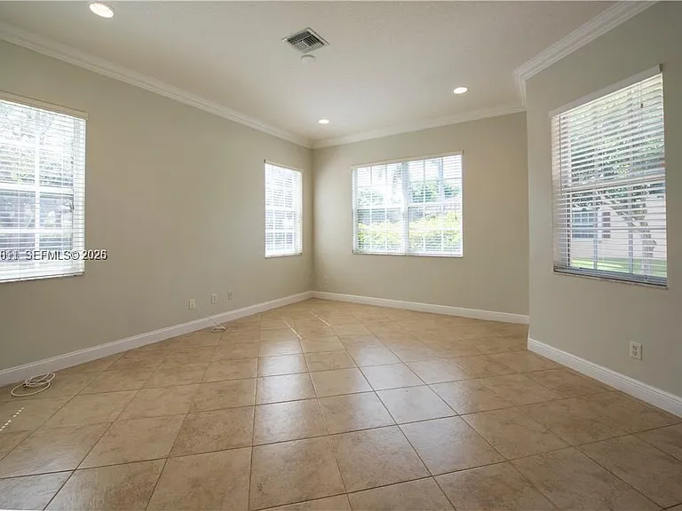 3371 Lakeside Dr #27 — Photo 10