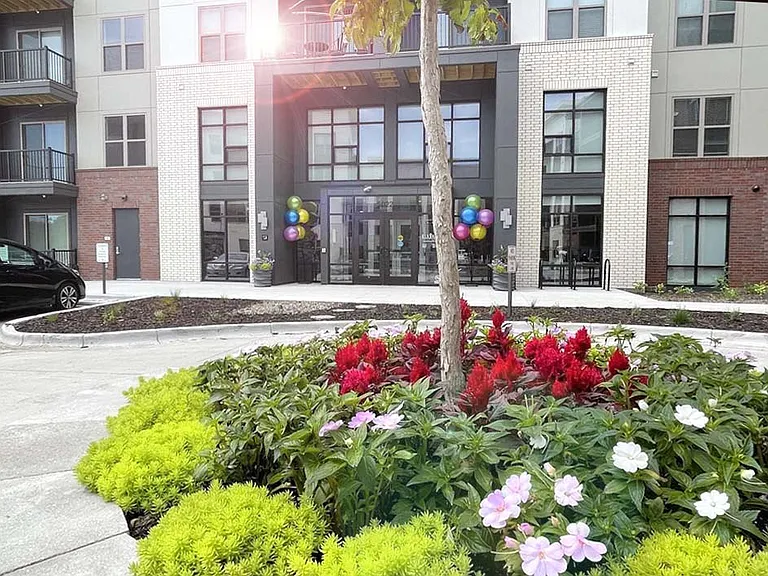 Elevate Apartments — Photo 28