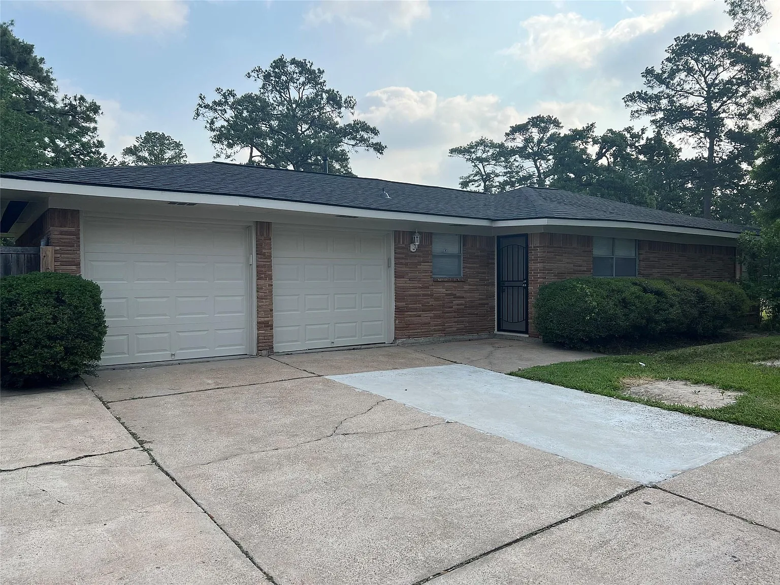 4 bed, 2.0 bath, 1557 sqft, $2,000 — Photo 3