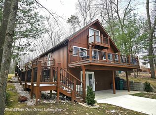 3232 Lakeview Dr, Harrison, MI 48625