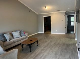 129 Aloha Dr, Fayetteville, NC 28311