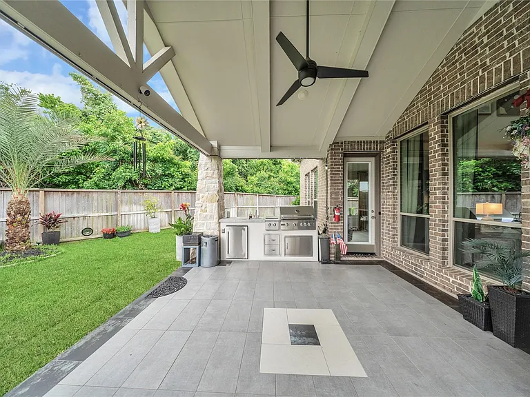 8826 Forest Side Dr — Photo 34
