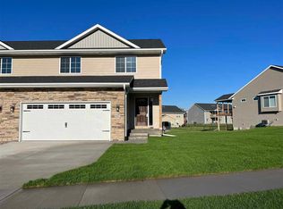 627 Creekside Dr, Tiffin, IA 52340