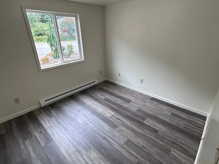 795 Elm Ave — Photo 11