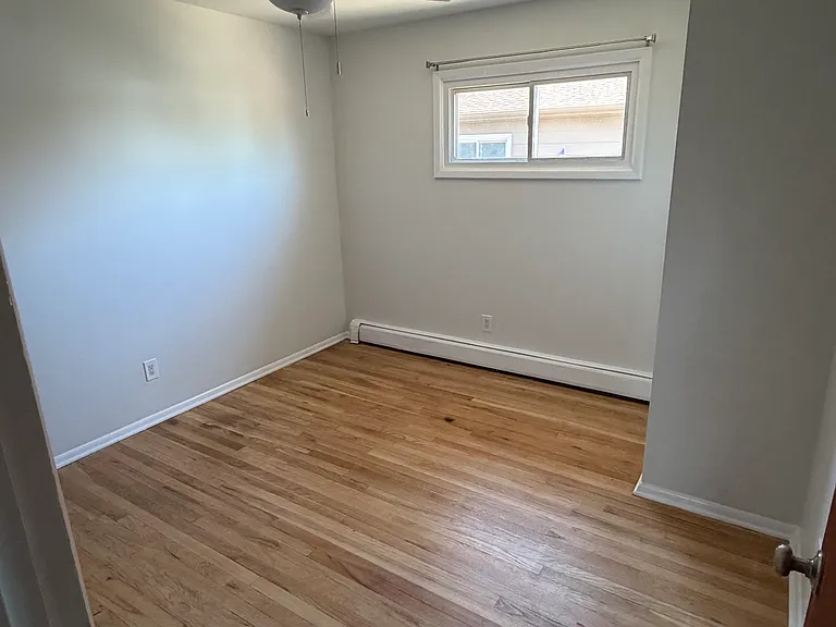 129 N Edgemont St — Photo 5