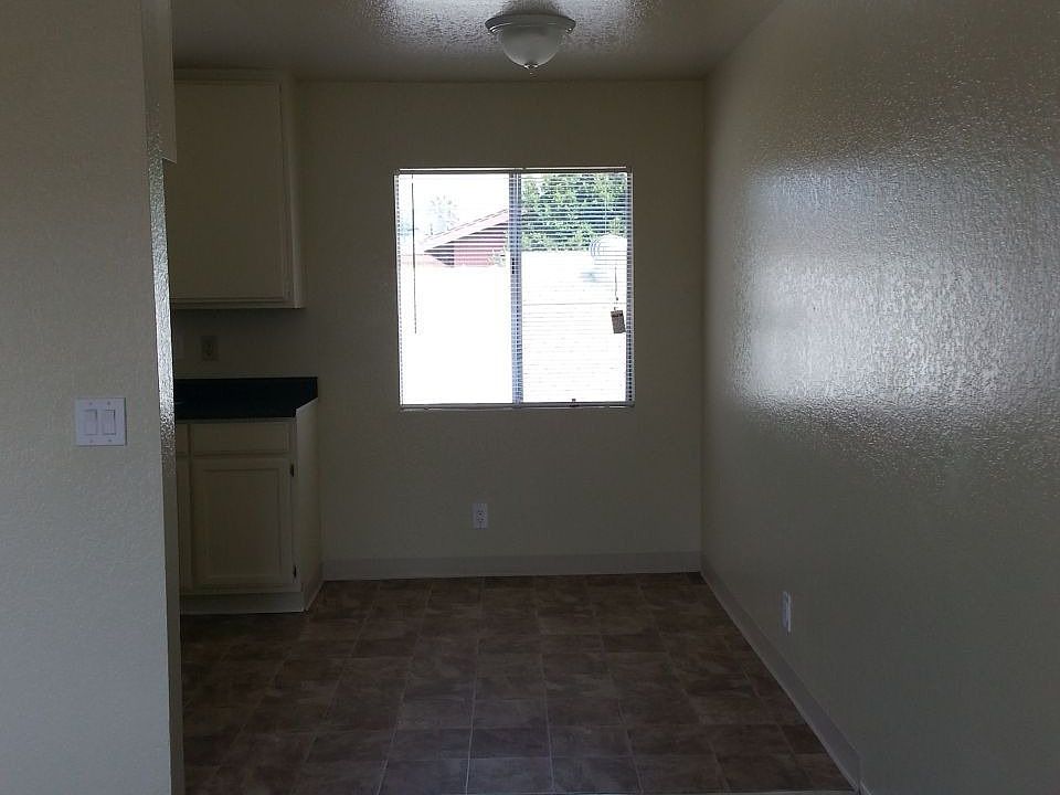 1st image of 12519 Oxford Ave APT 4