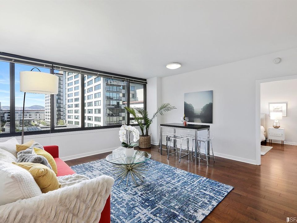 1st image of 250 King St Unit 744
