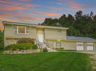 1017 Stillwater Rd, Newton, NJ 07860