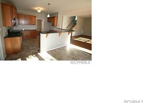 3rd image of 218 Twin Crest Dr