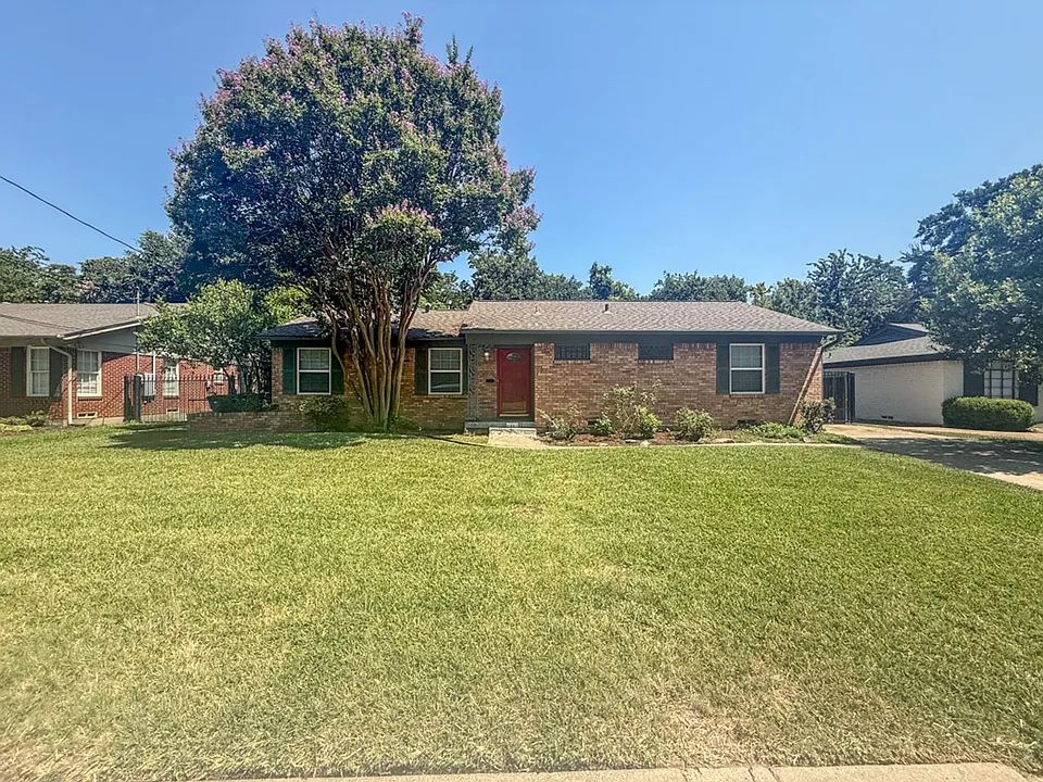 6461 Danbury Ln