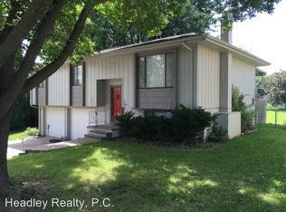 2613 Citta Dr, Bellevue, NE 68147