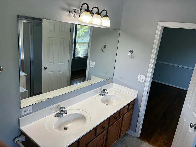 12647 Gunnison Dr — Photo 15