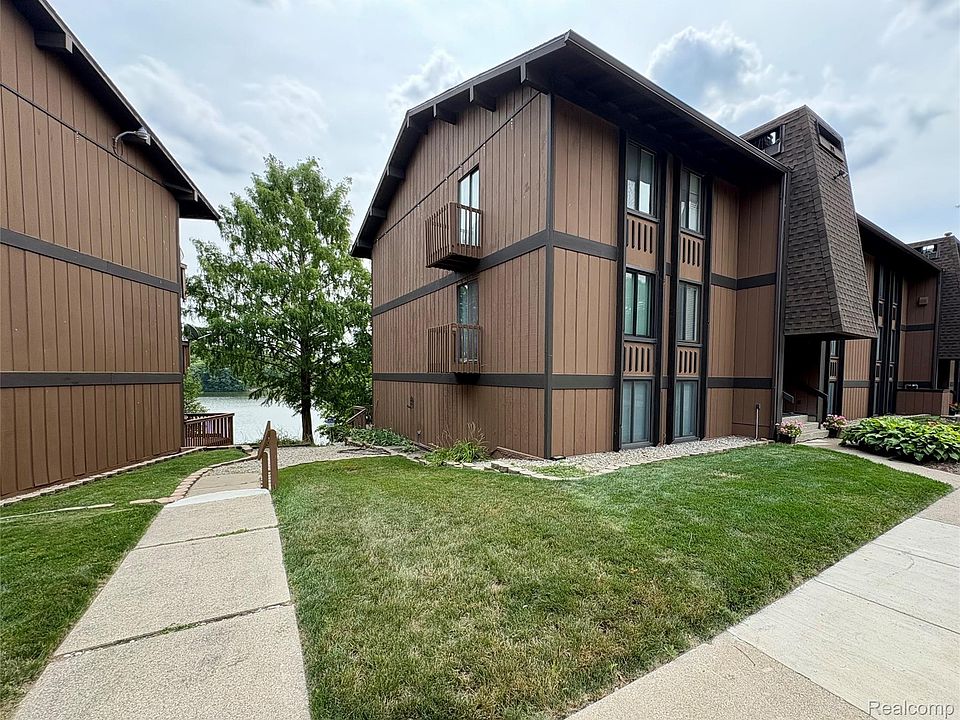 1st image of 1736 Grove Rd #102
