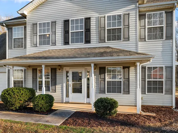 512 Bearbrook Ln, Gastonia, NC 28052