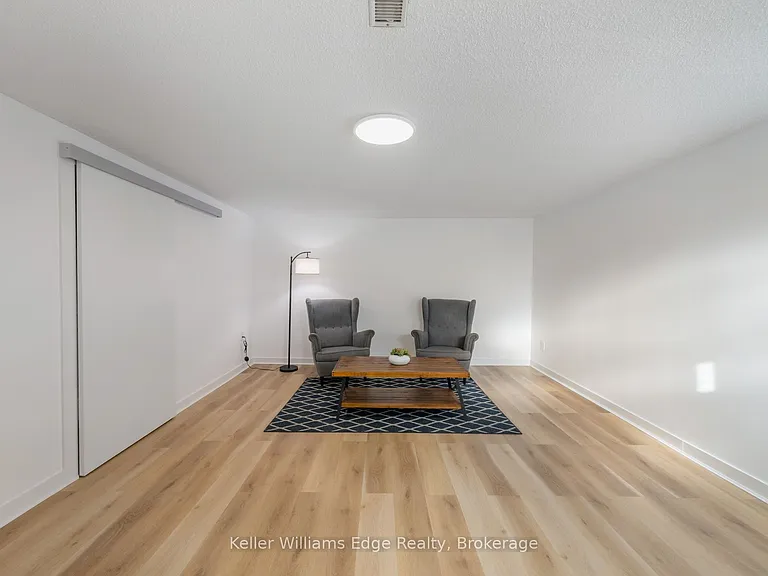 153 Dudhope Ave — Photo 21