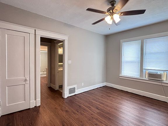 5th image of 4030 Burwood Ave #2