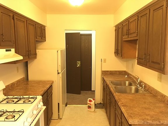 4th image of 11711 W Brown Deer Rd