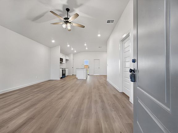 3rd image of 705 E 21st St