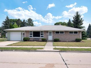 2627 Pine Grove Ave, Sheboygan, WI 53083