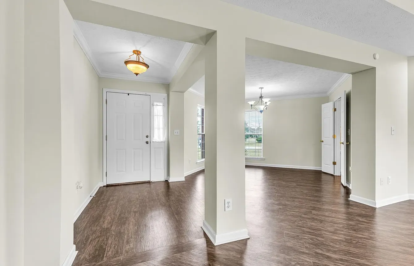 3 bed, 2.0 bath, 1694 sqft, $1,900 — Photo 3