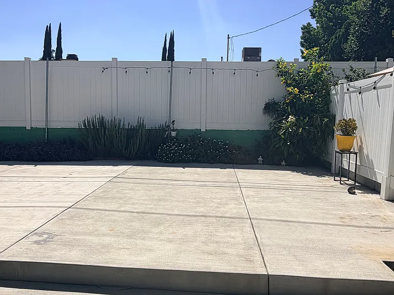 10937 Whitaker Ave — Photo 14