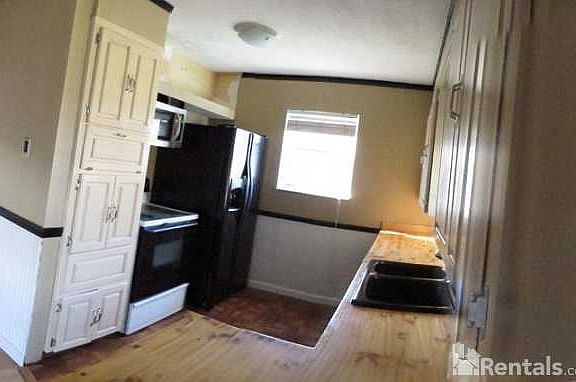 4th image of 1003 Duval Dr
